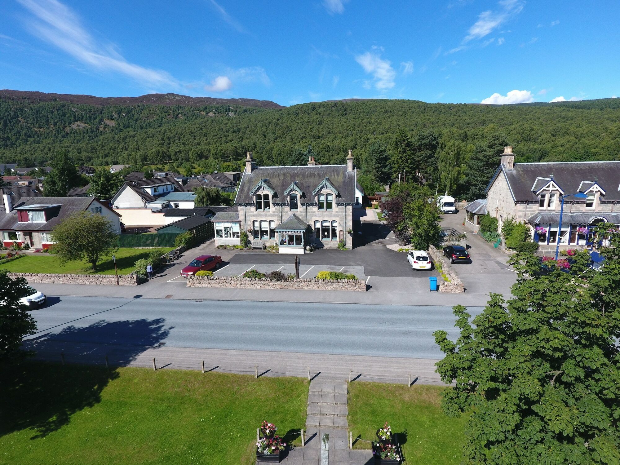 Cairngorm Guest House Авимор Екстериор снимка